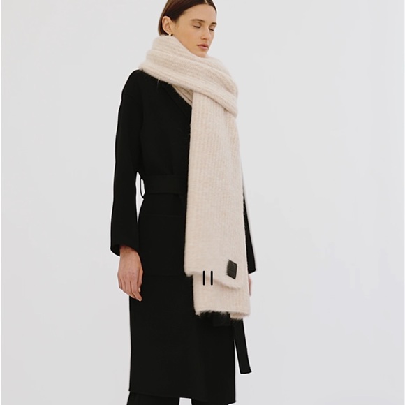 Anine Bing Emmett Scarf / wrap - Picture 4 of 8